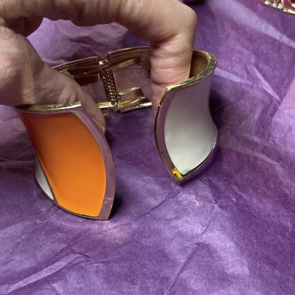 Retro cuff bracelet - Picture 3 of 4